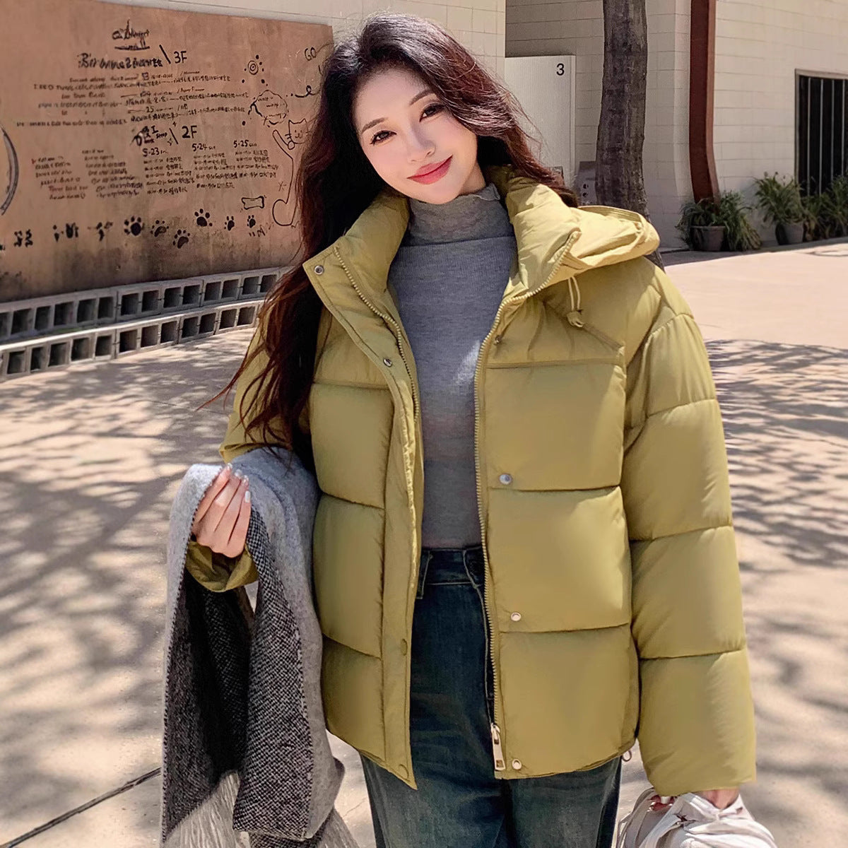 Loose Women's Short Coat For Petite To Keep Warm And Look Taller